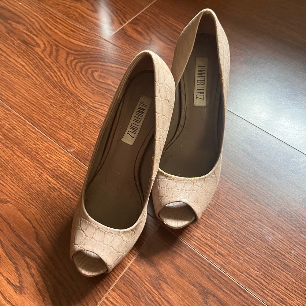 Textured heels